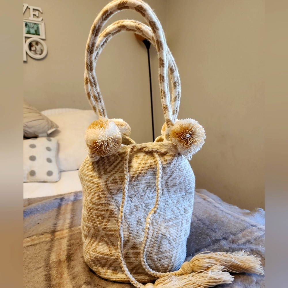 Colombian wayúu handcrafted bag